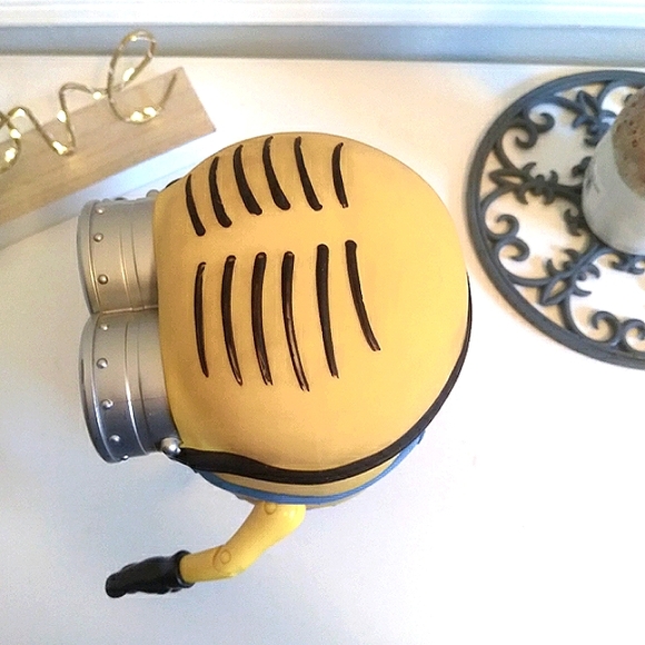 Minions Dave Minion- Despicable Me Talking and posable - Picture 4 of 6